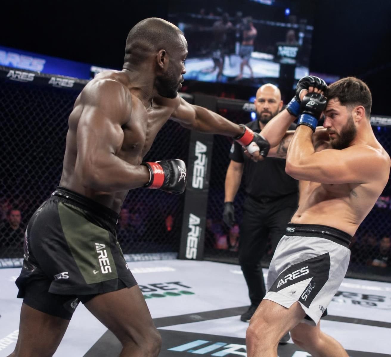 À l’Ares 43, Fabacary Diatta et Josh O’Connor se neutralisent au terme d’un combat intense, conclu sur un match nul.