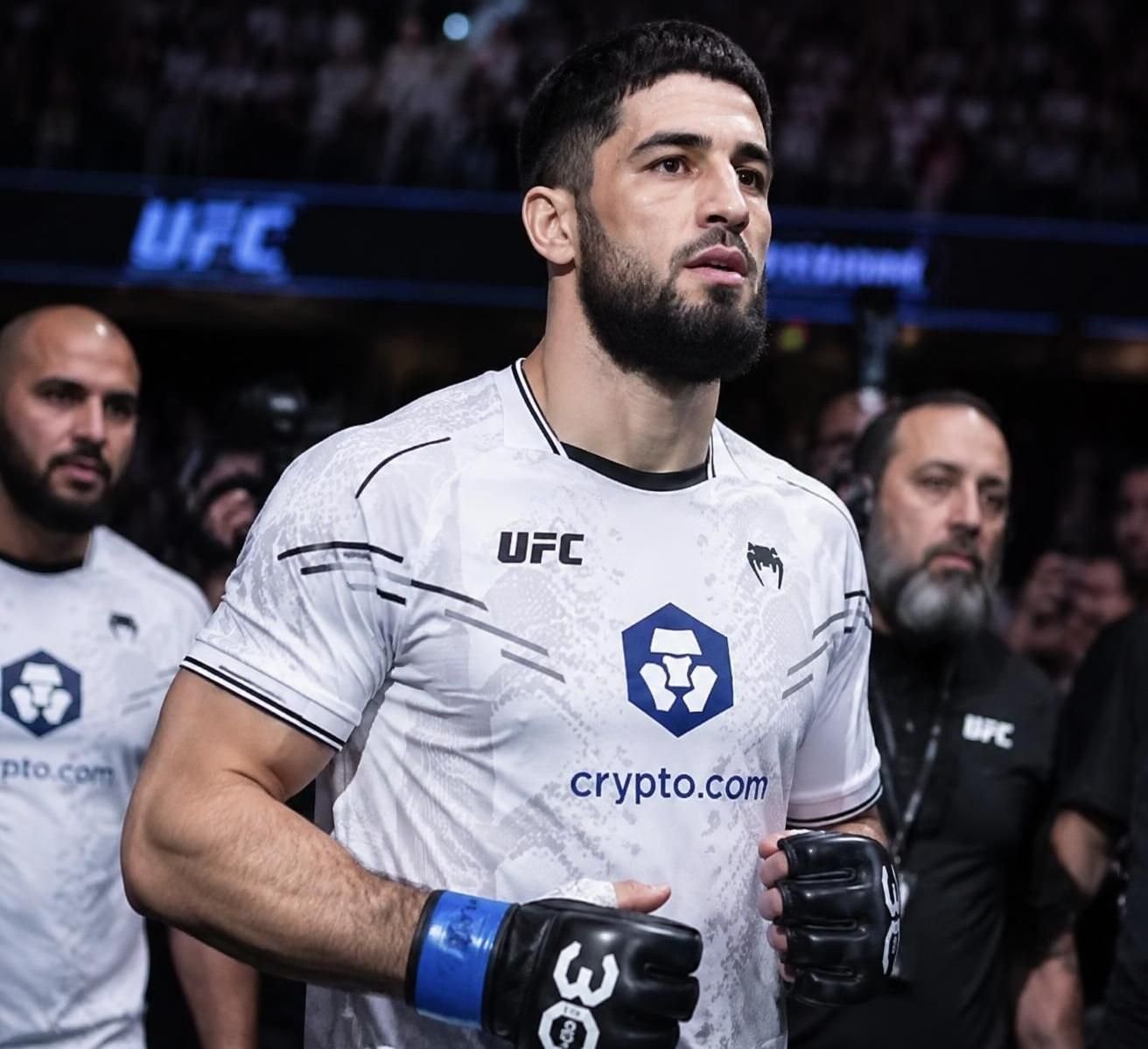 fan de mma ? retrouvez le calendrier des prochains combats et découvrez où les regarder à la télévision.