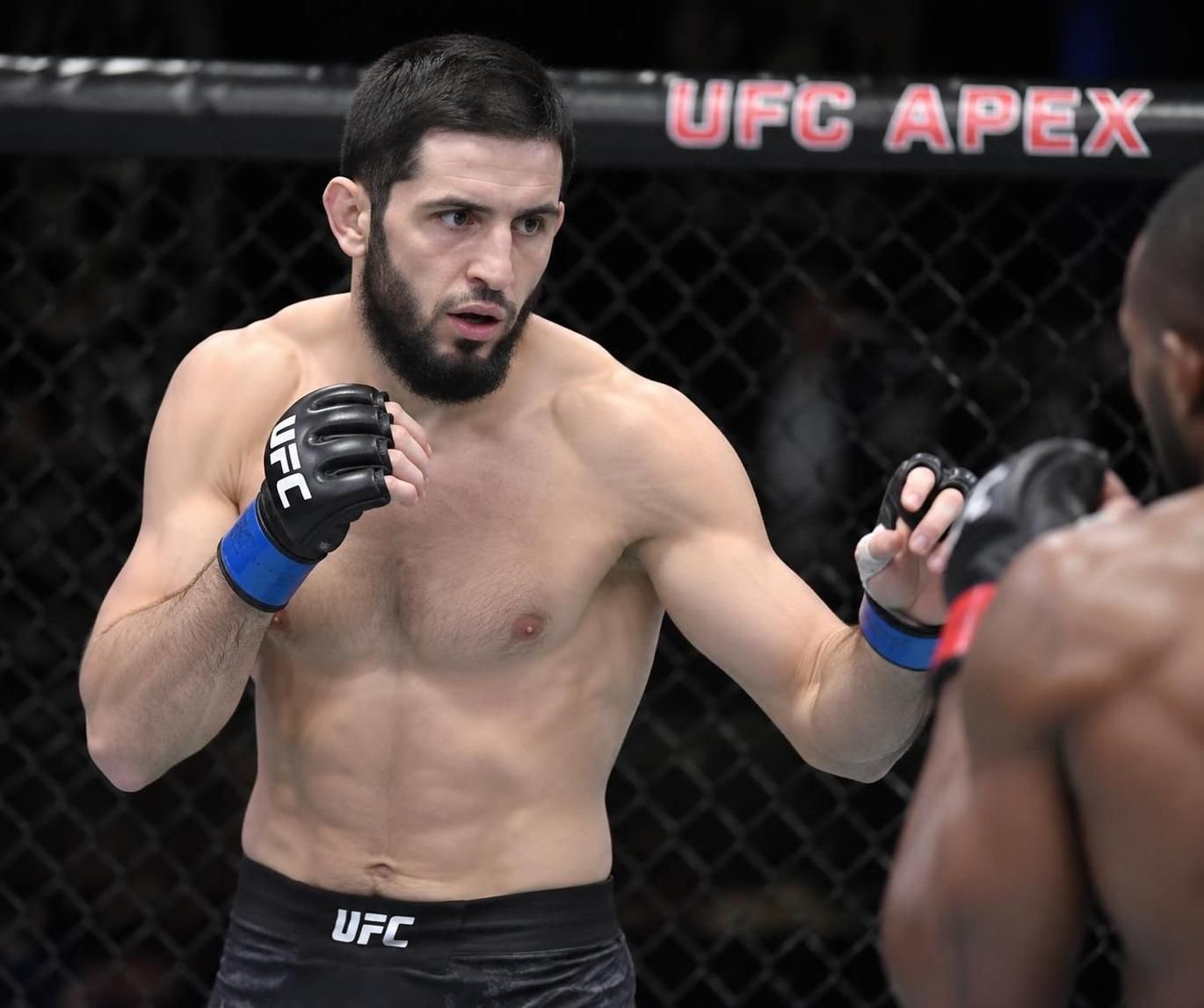 fan de mma ? retrouvez les prochains combats à ne pas manquer et découvrez où les regarder à la télévision.