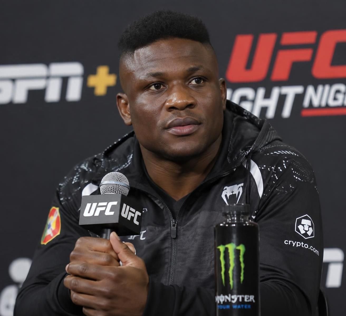 Ateba Gautier s’incline par TKO face à Roman Kopylov à l’UFC 332. Revivez les moments clés de ce combat et découvrez comment Kopylov a décroché la victoire.